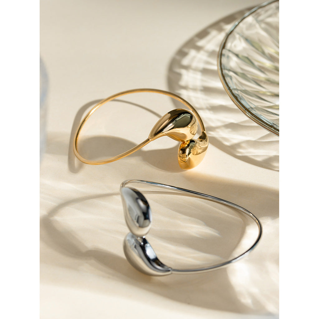 A bracelet that fits your soft hand
