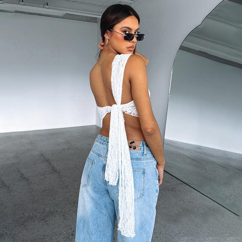 A lace blouse that suits your beauty