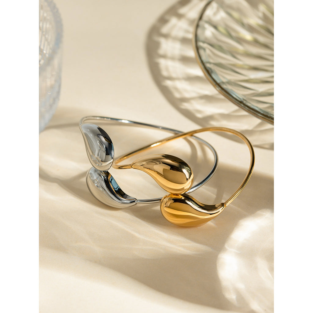 A bracelet that fits your soft hand
